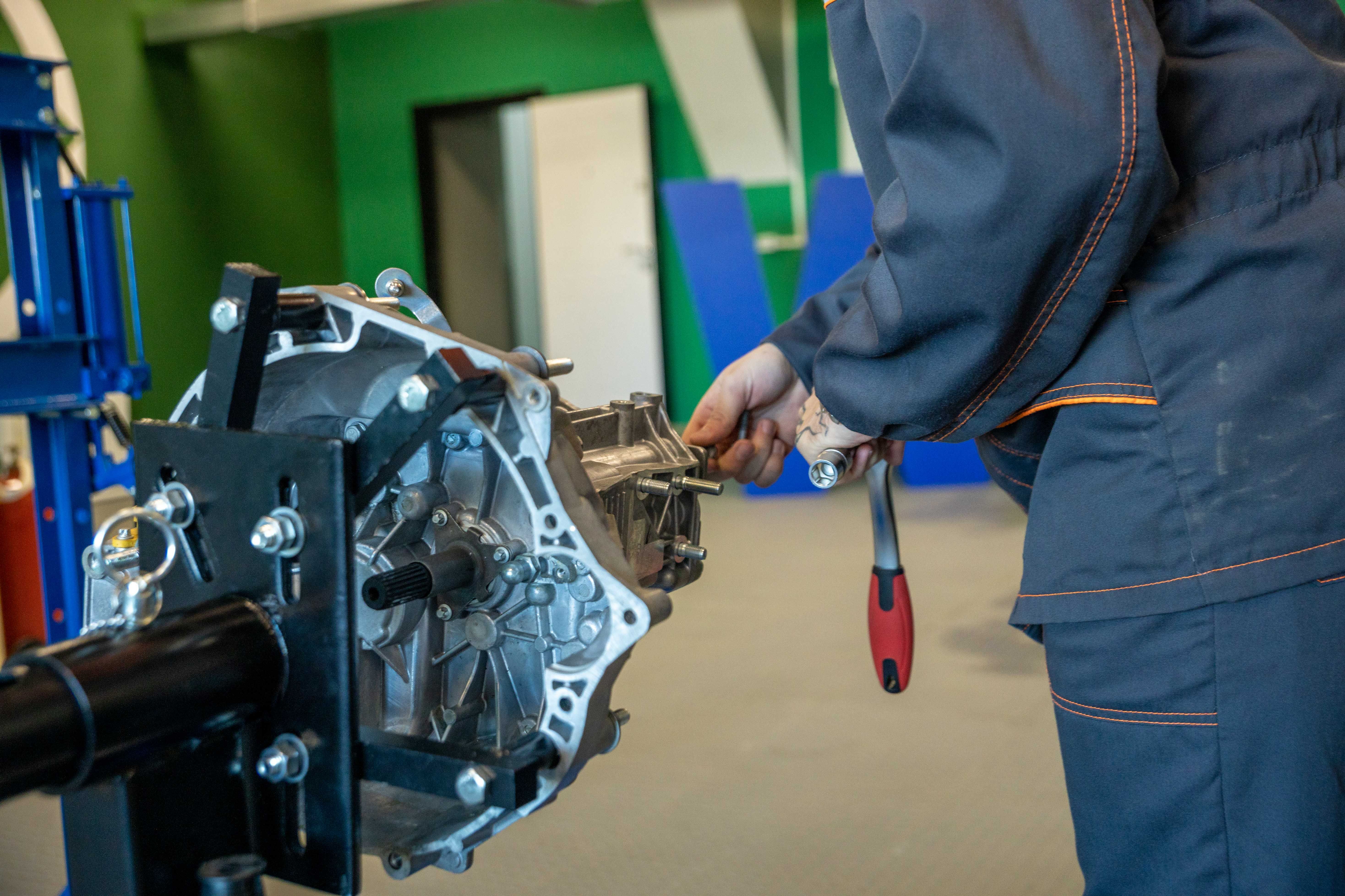 Transmission Repair Dubai - Al Suwaidi Auto Repair Garage Dubai
